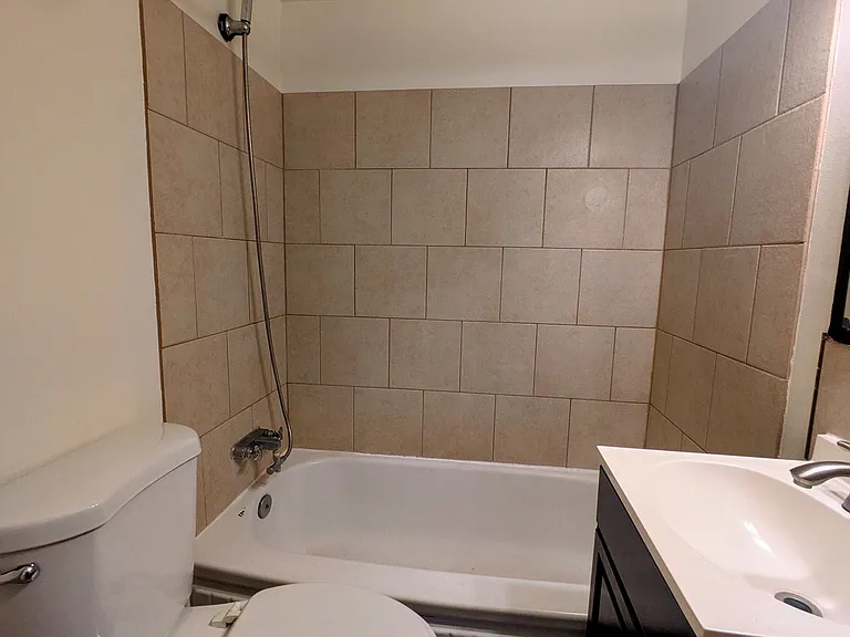 1014 S Garry Rd — Photo 5