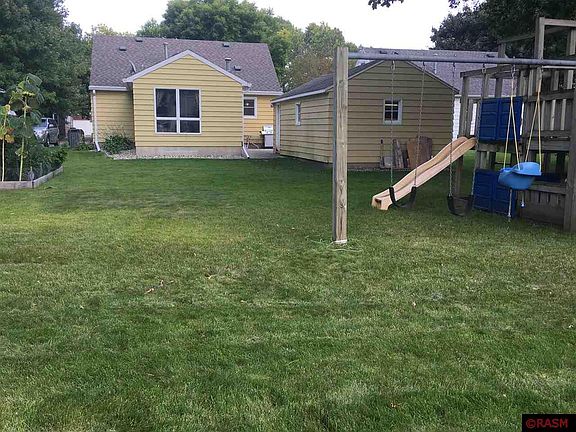 4th image of 120 Winkler St
