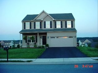 395 Pebble Beach Dr, Mount Wolf, PA 17347