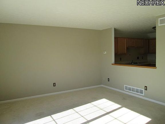 4th image of 9998 Beverly Ln