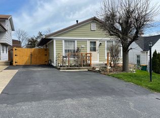 1329 N Oak Ave, Round Lake Beach, IL