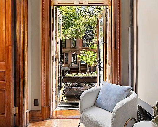 2nd image of 138 W 87th St APT 1F