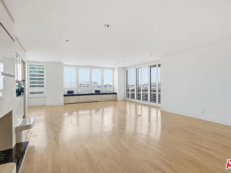 10430 Wilshire Blvd #1701 — Photo 11