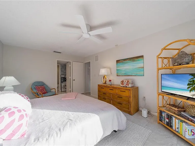 878 Meadowland Dr #G — Photo 10