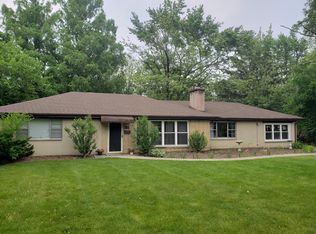 311 Cottonwood Rd, Northbrook, IL 60062