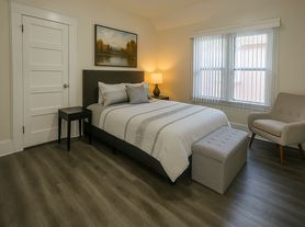 2850 Francis Ave, Los Angeles, CA