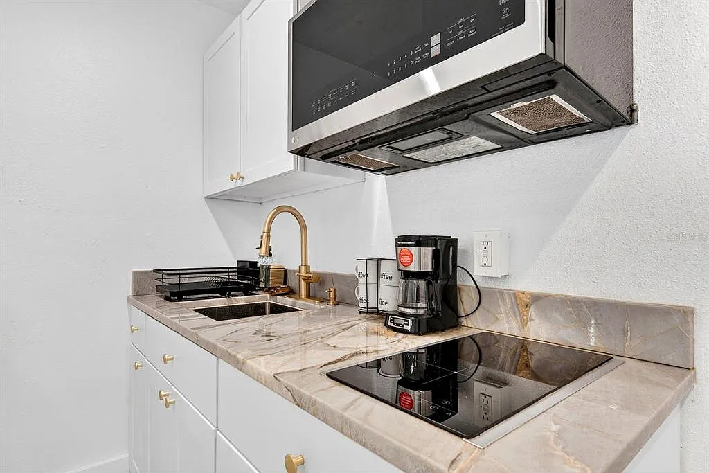 1 bed, 450 sqft, $1,650 — Photo 4