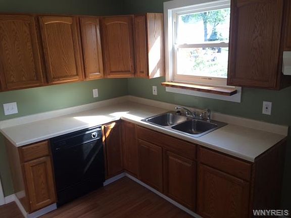 2nd image of 468 University Ave