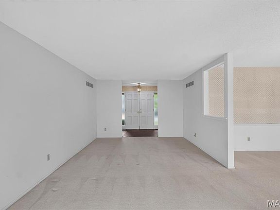 5th image of 742 Agean Way