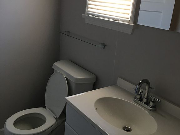 5th image of 408-410 E Elk Ave #409-413-413B