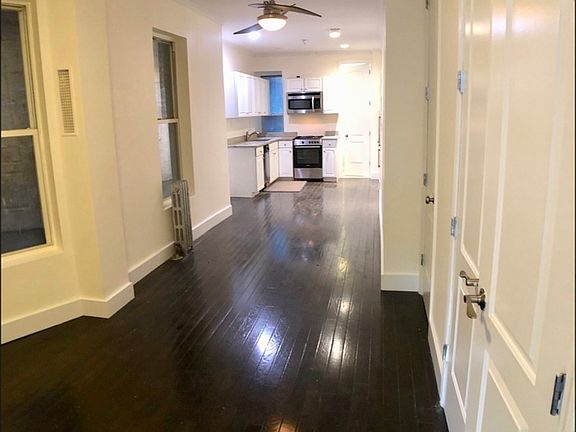 5th image of 114 Perry St #2