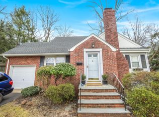 20 Windsor Rd, Tenafly, NJ 07670