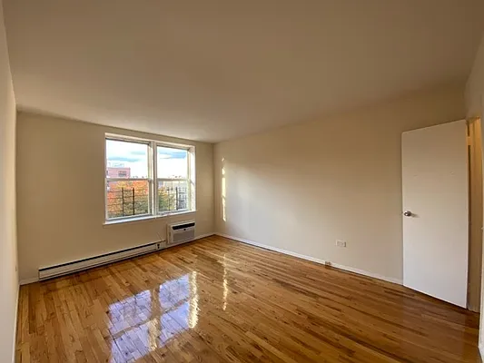 Rented by Oxford Property Group | media 10