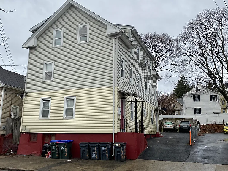 142 Putnam St #3 — Photo 9