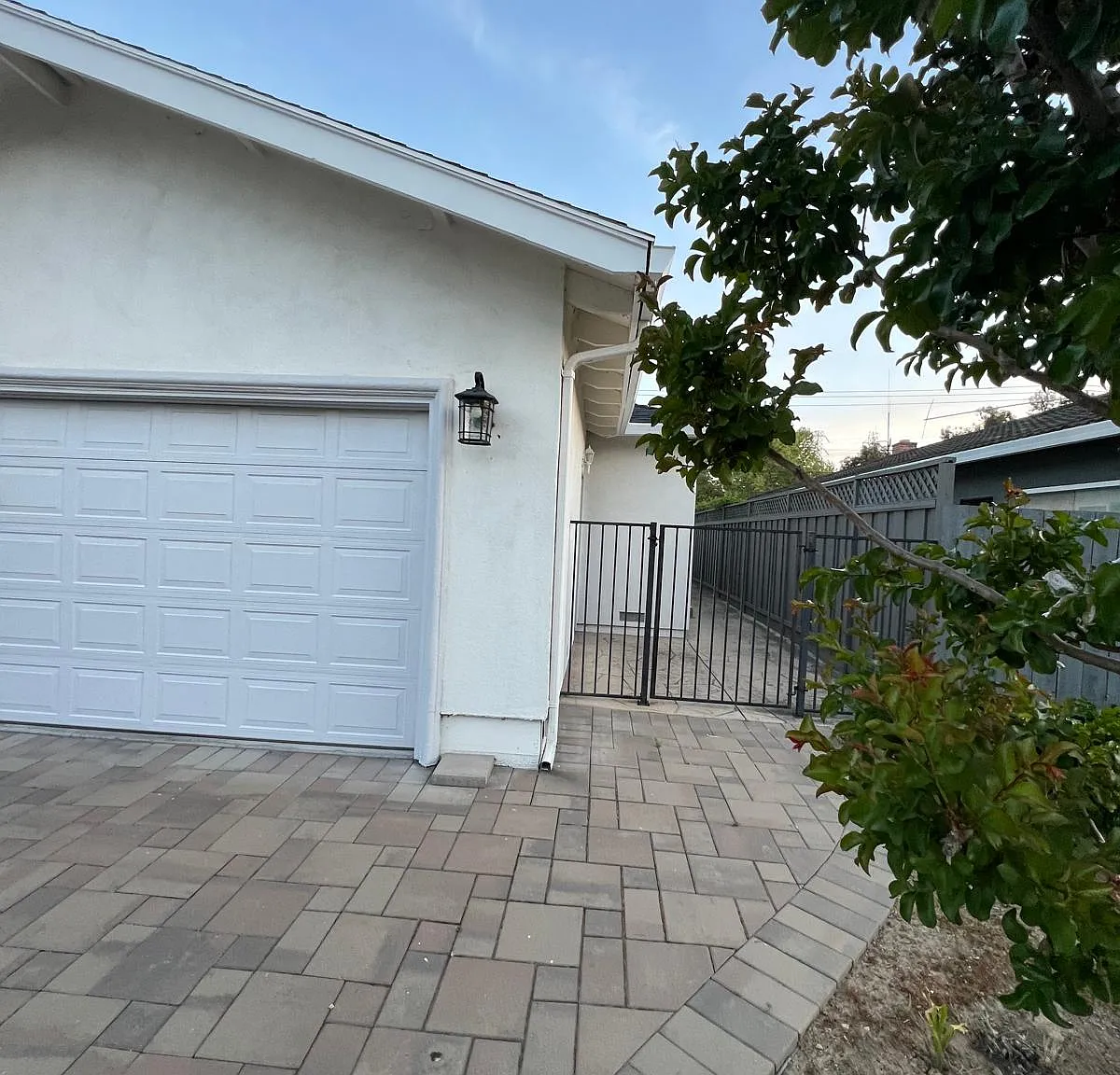 Diericx Dr, Mountain View — Photo 1