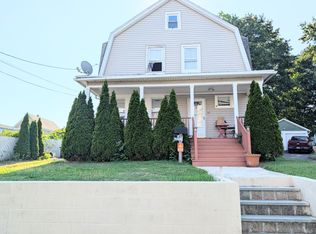 55 Ridgefield Ave, Bridgeport, CT 06610