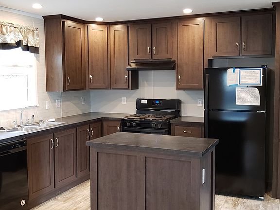 2nd image of 516 Courtland Ln #576