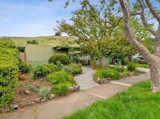 690 Las Colindas Rd, San Rafael, CA 94903