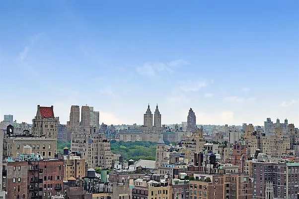 Sold by Corcoran | media 24