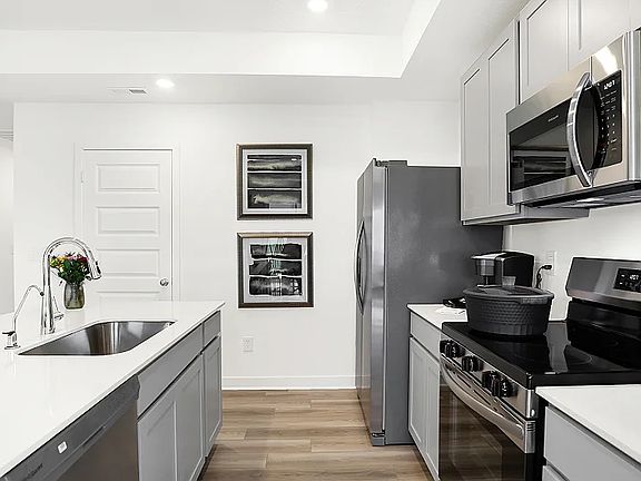 4th image of 8832 Georgina St #8832