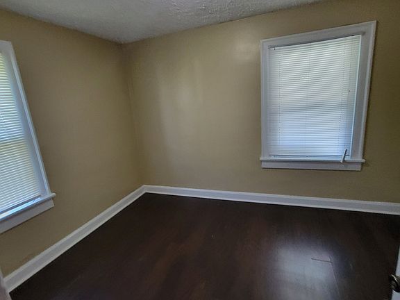 3rd image of 822 S Lynhurst Dr
