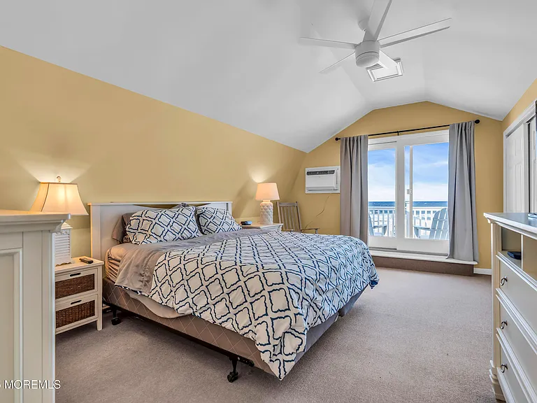 413 Beachfront — Photo 13