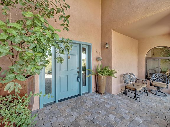 3rd image of 1290 E El Conquistador Way