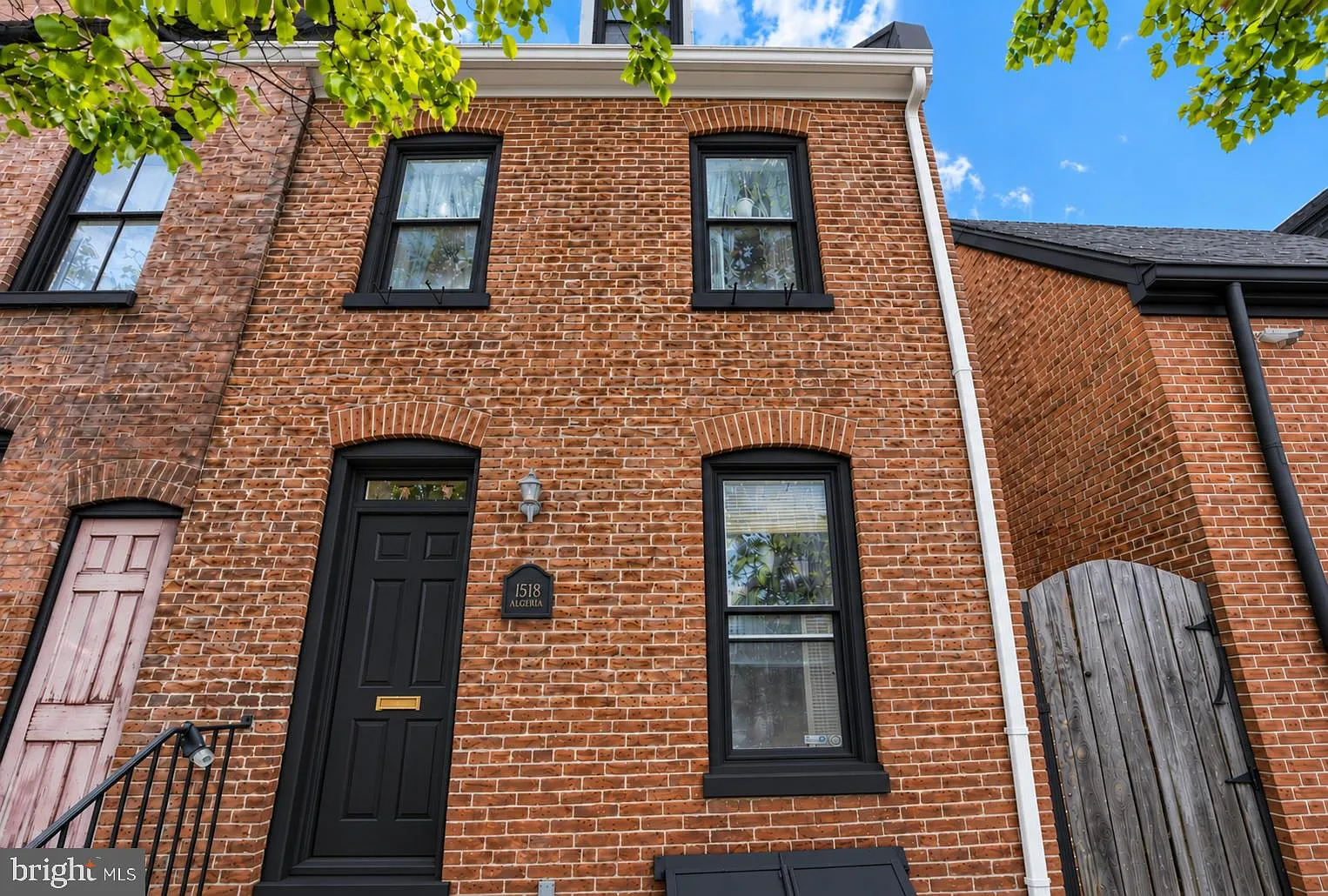 2 bed, 1.5 bath, 1290 sqft, $2,195 — Photo 1