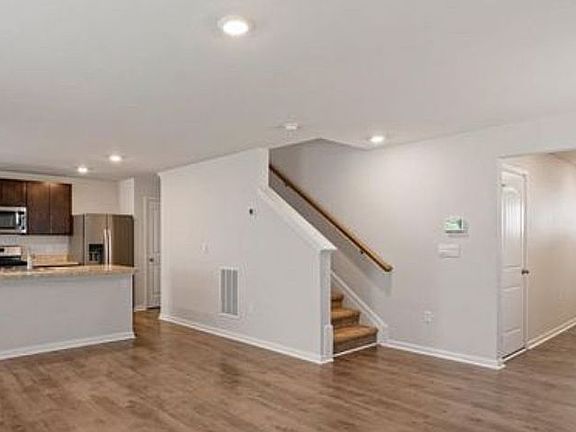 5th image of 71 Currant Cir