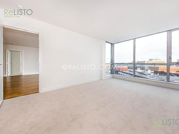 5th image of 708 Long Bridge St APT 808