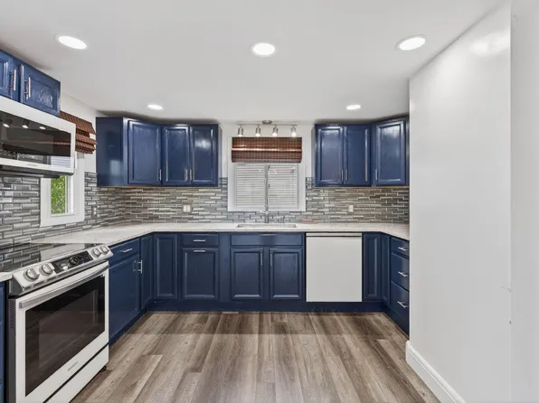 923 Broadway, South Portland, ME 04106