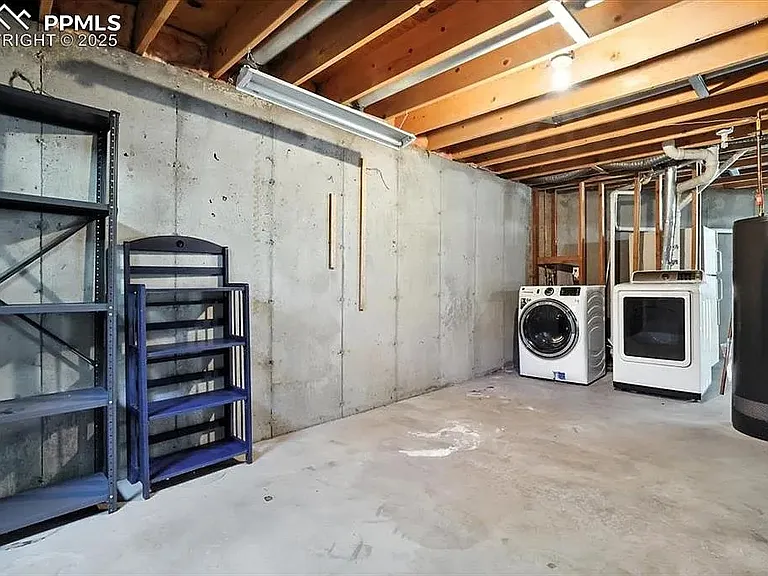 7430 Lomas Ct — Photo 14
