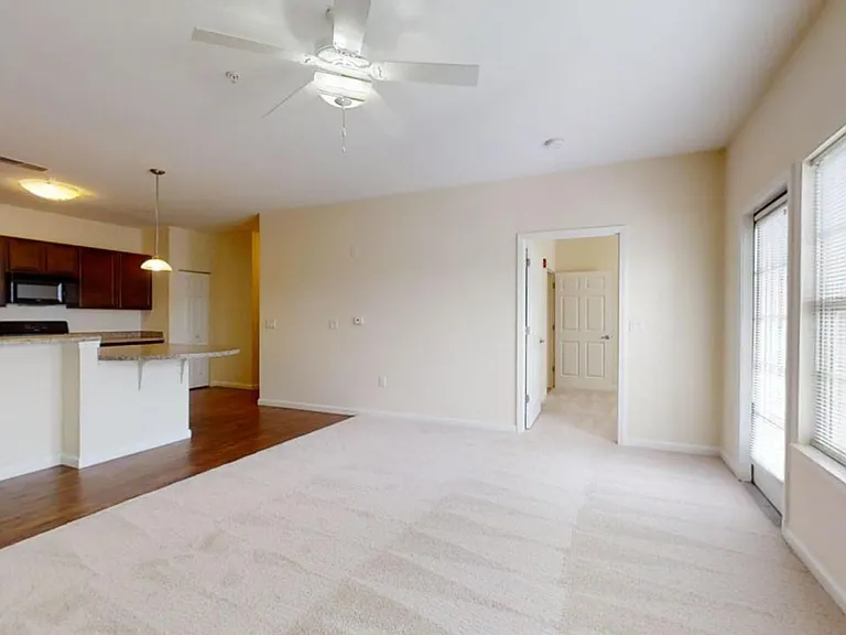 Windsor West | Specials Available — Photo 44
