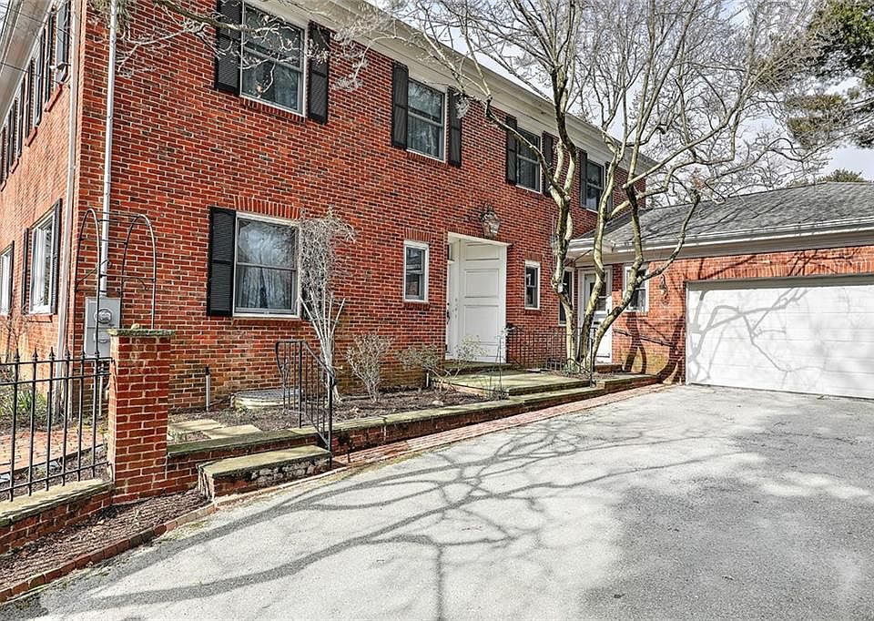 14 Loring Ave, Providence, RI 02906 Zillow