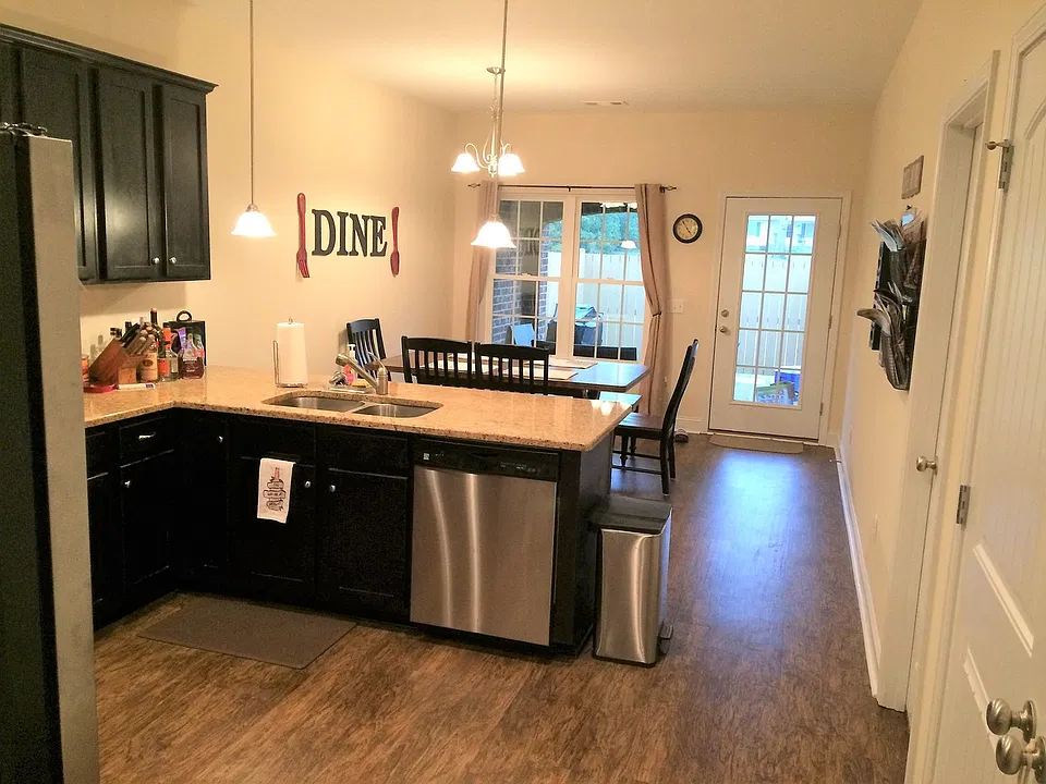 112 Ledbury Cv