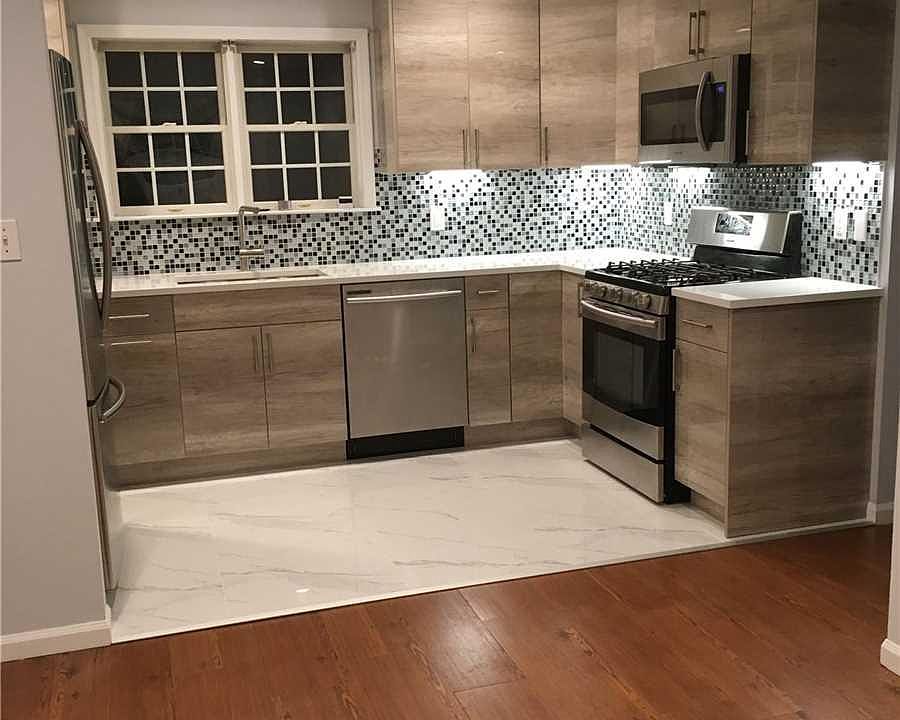 1st image of 535 W Chester St Floor 1