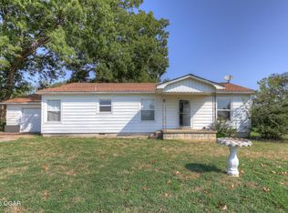 733 E Country Rd, Columbus, KS 66725