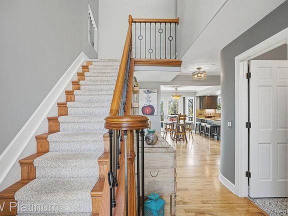 3rd image of 2739 Riverside Dr