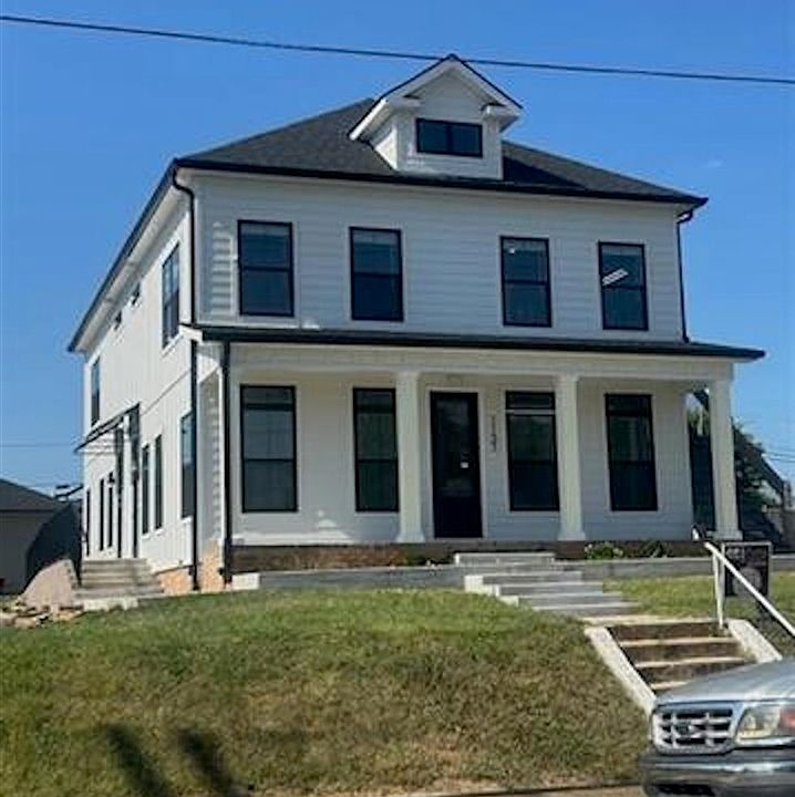 1st image of 1131 Magnolia St
