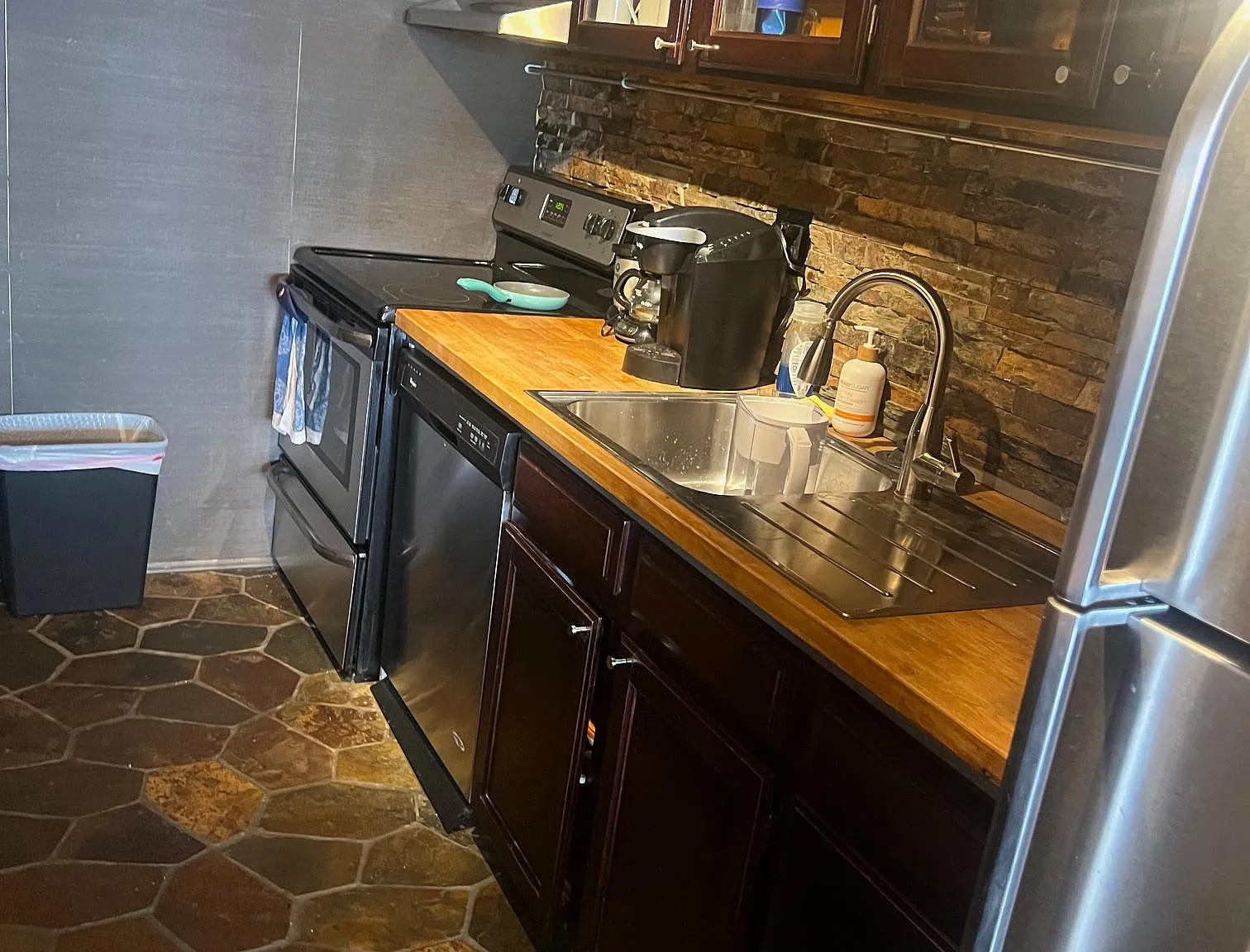 2 bed, 1080 sqft, $2,250 — Photo 4