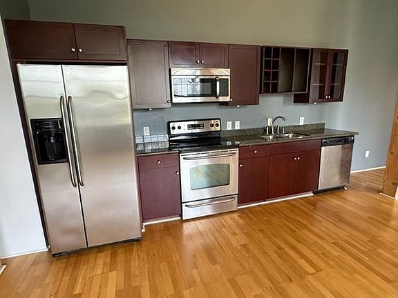3rd image of 533 Columbia Ave APT 270