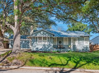 227 Halcyon Pl, Alamo Heights, TX 78209