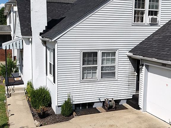 3rd image of 2320 Grandview Ave