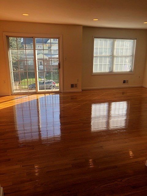 1st image of 121 Stiles St Floor 1