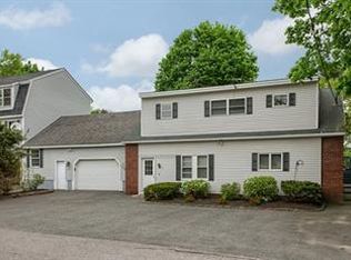15 Grosvenor Ave, North Andover, MA 01845