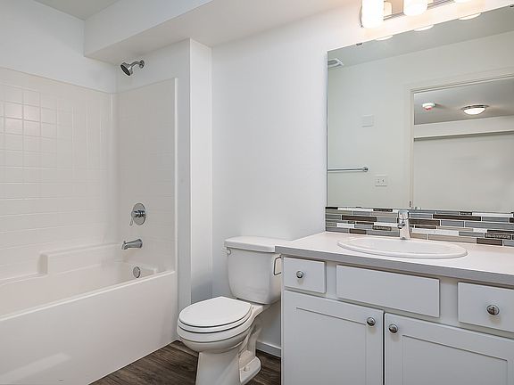 4th image of 4921 100th St NE APT 103
