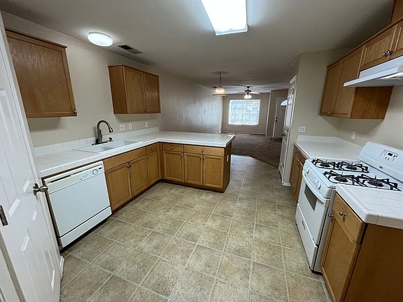 5th image of 360 E Kanai Ave APT D