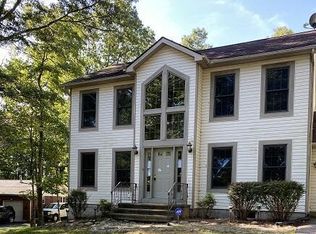 199 Kittatinny Dr, Bushkill, PA 18324