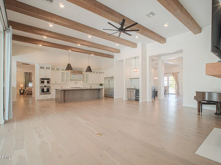 12424 E Victoria St — Photo 9
