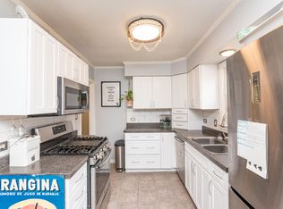 1614 Dobson St #1, Evanston, IL 60202